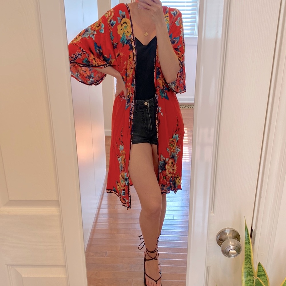 Flying Tomato red cover up/kimono with floral print. S-M